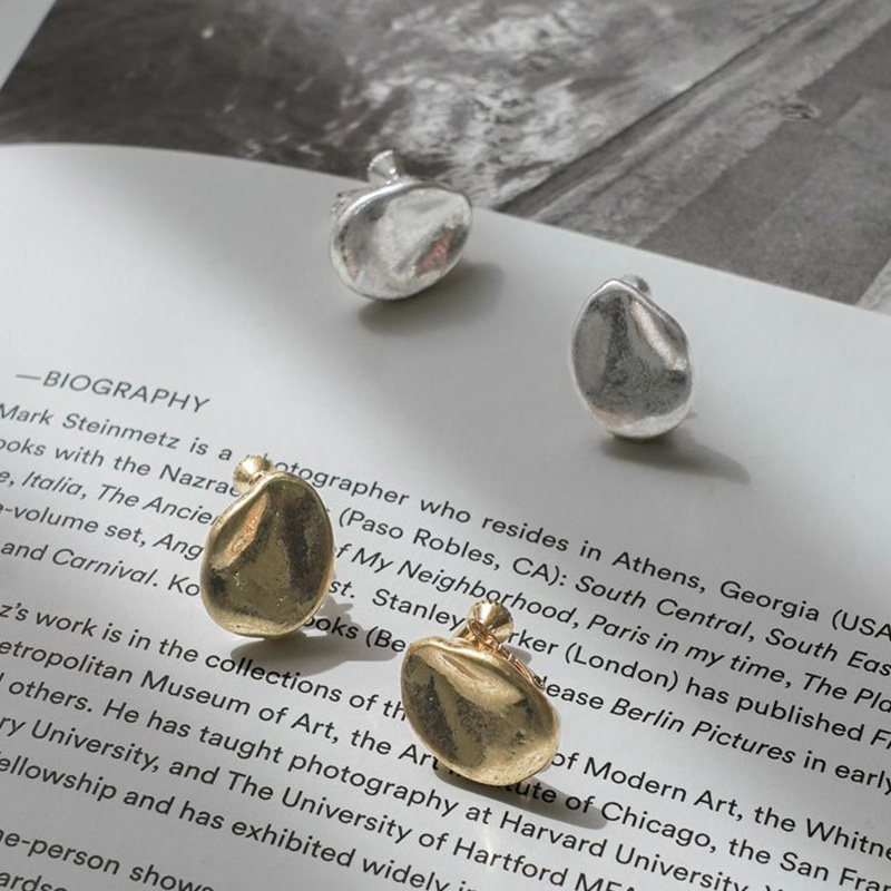 ヴィンテージ風ニュアンスイヤリング