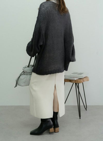 起毛糸透かし編みプルオーバー　チャコール　　revoam（レヴォーム）