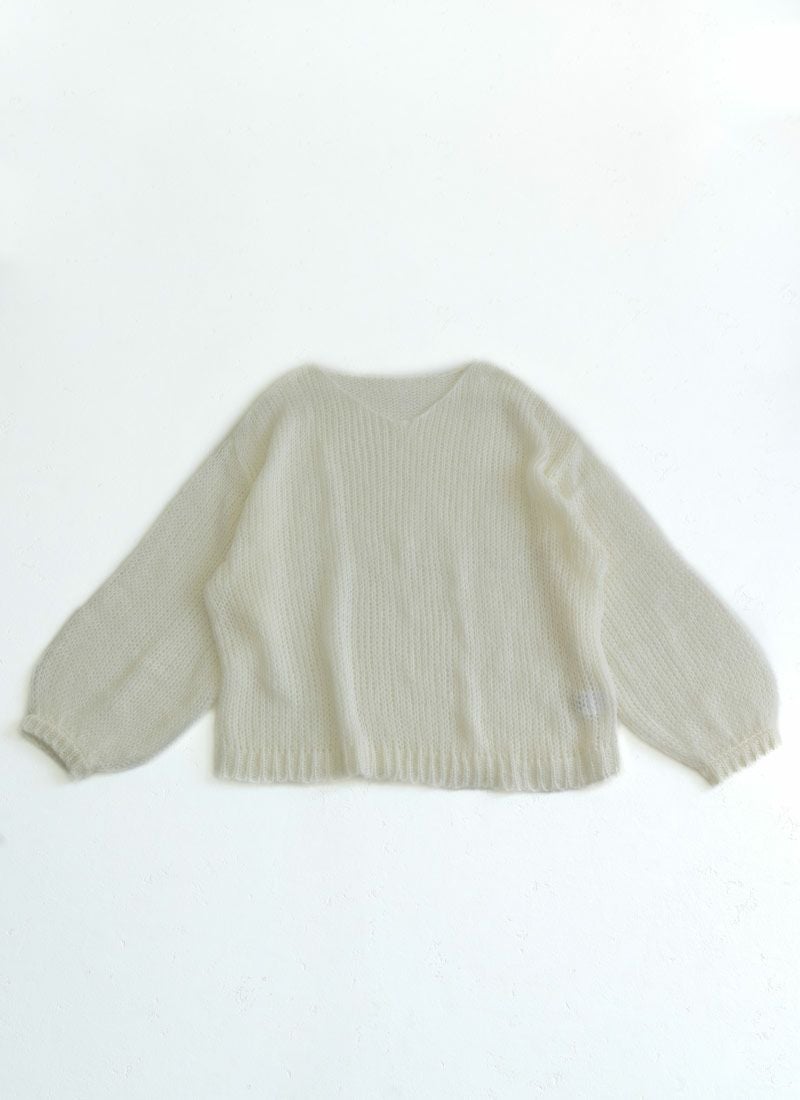 起毛糸透かし編みプルオーバー　アイボリー 　　revoam（レヴォーム）