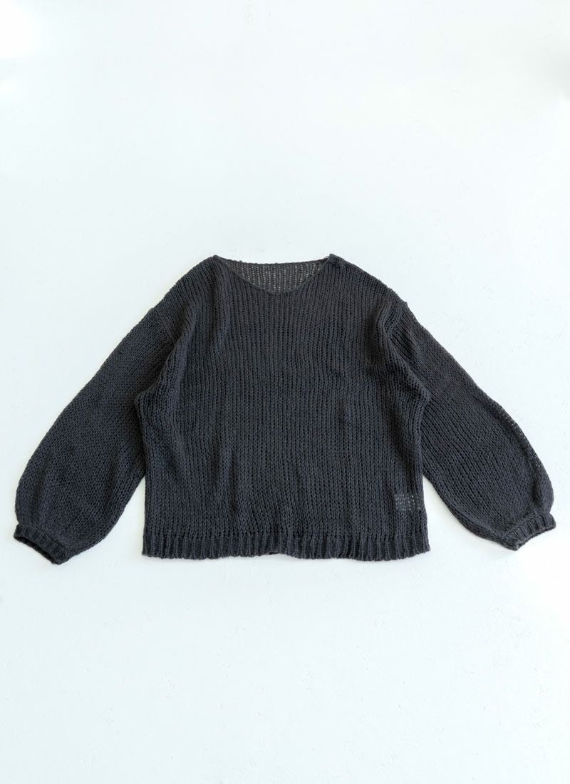 起毛糸透かし編みプルオーバー　チャコール　　revoam（レヴォーム）