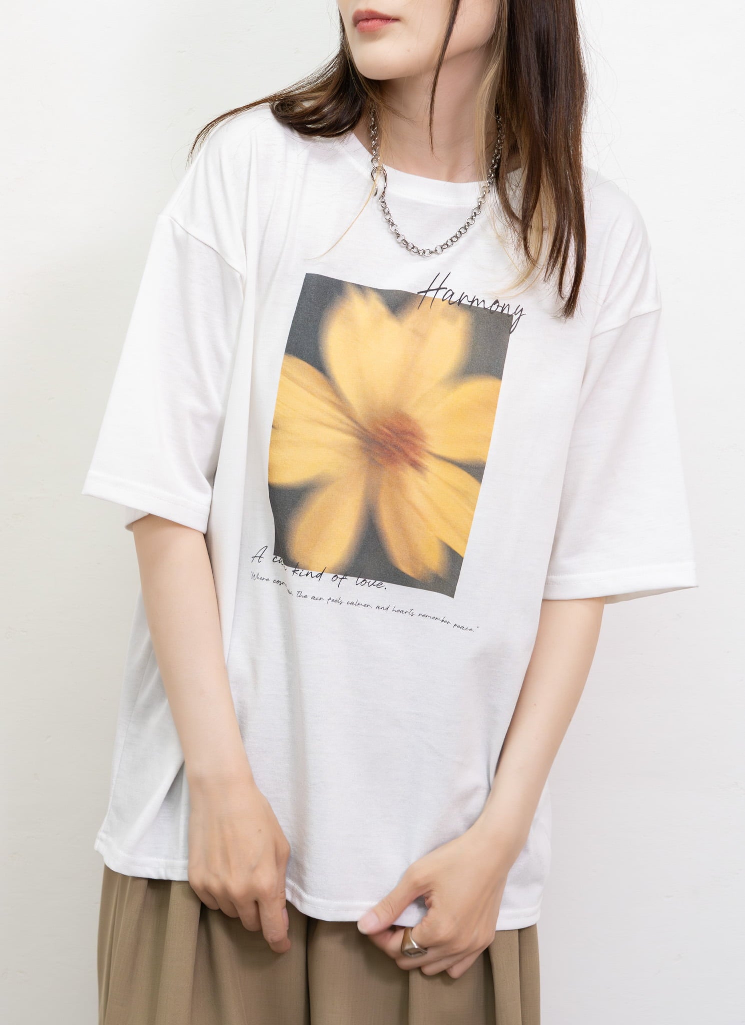 フラワープリントTシャツ｜レディースファッションrevoam(レヴォーム)