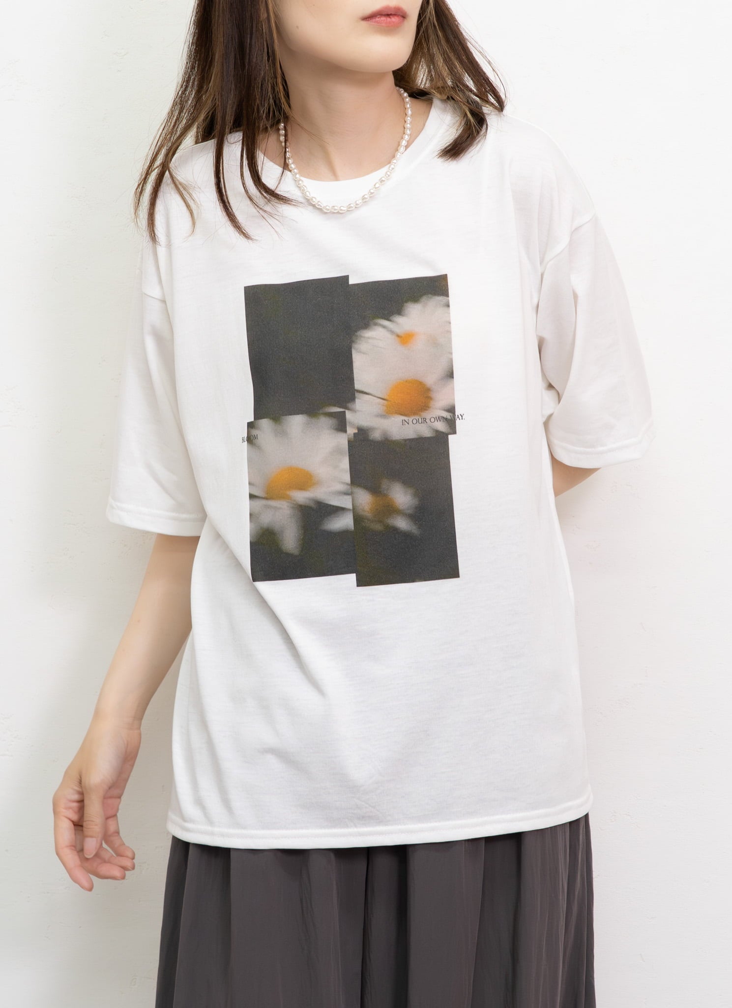 フラワープリントTシャツ｜レディースファッションrevoam(レヴォーム)